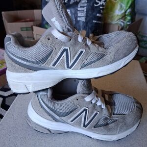 KIDS New Balance Gray Athletic Sneakers - Gray/White TODDLERS size 12 No blemish